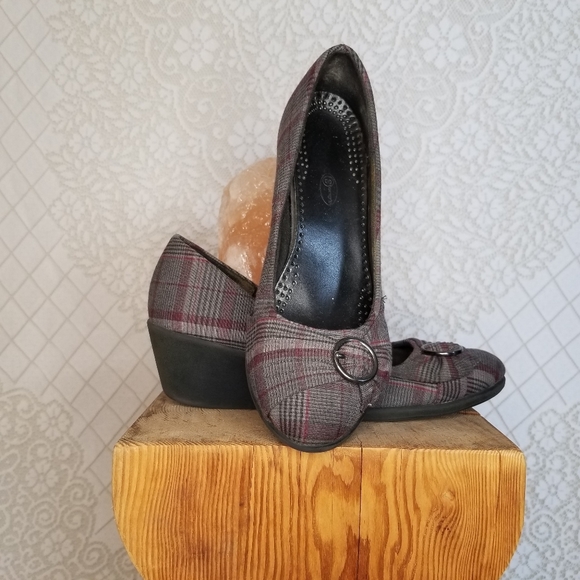 Plaid Wedge Heel Shoe - Picture 5 of 8